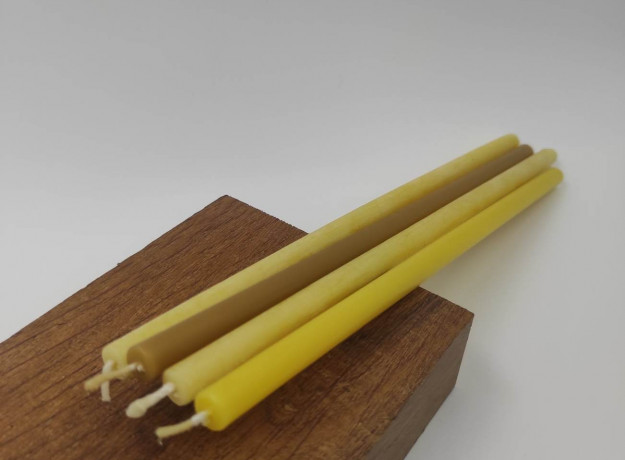 Bičių vaško žvakė „Plonoji klasikinė”