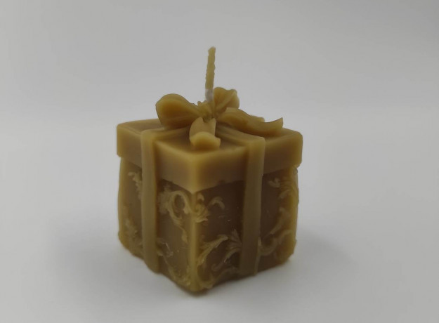 Bičių vaško žvakė „Dovanėlė”