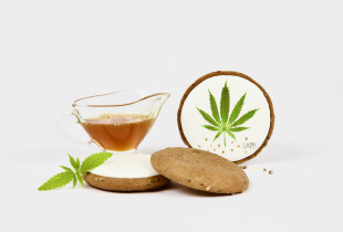 MEDUOLIAI SU KANAPIŲ SĖKLOMIS