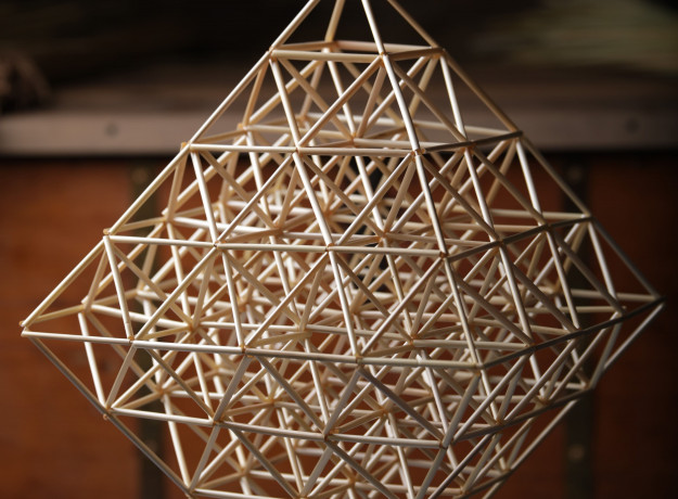 Kūrybinis rinkinys ,,Šiaudinio sodo vėrimas”