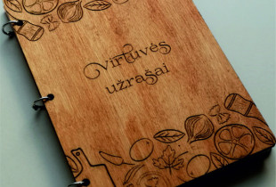 Medinė užrašų knygutė...