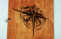 Medinė užrašų knygutė „Kompasas” su dedikacija