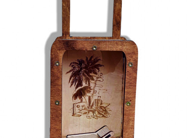 Medinė taupyklė „ Lagaminas ”