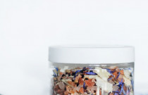 Prieskoninė druska su rugiagėlėmis