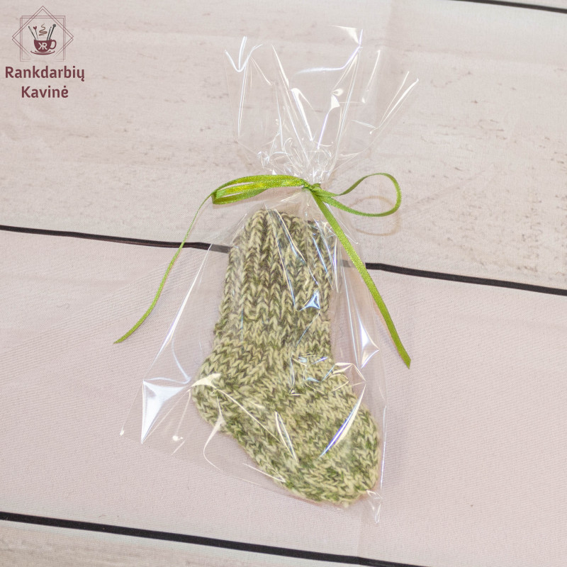 Įvairiaspalvės kojinytės naujagimiui