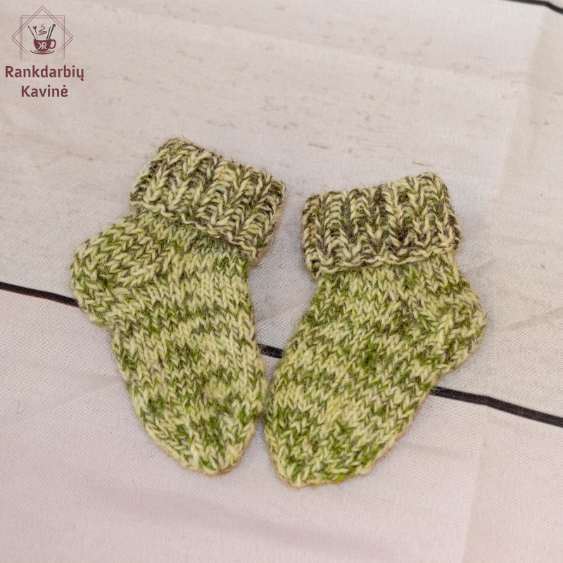 Įvairiaspalvės kojinytės naujagimiui