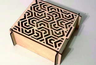 Medinė dėžutė „Ažūras”