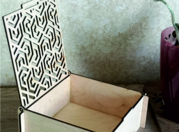 Medinė dėžutė „Ažūras”