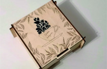 Medinė dėžutė „Saldūs linkėjimai”