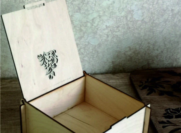 Medinė dėžutė „Saldūs linkėjimai”