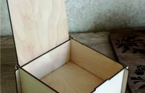 Medinė dėžutė „Saldainiai”