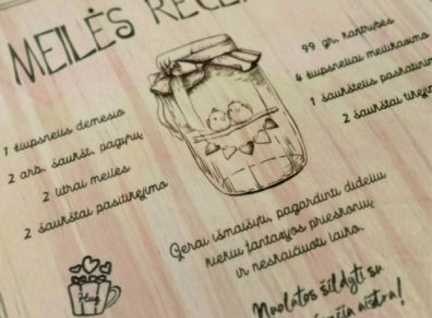 Graviruota medinė lentelė „Meilės receptas”