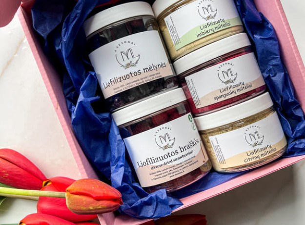 Arbatos ir užkandžių rinkinys Jai