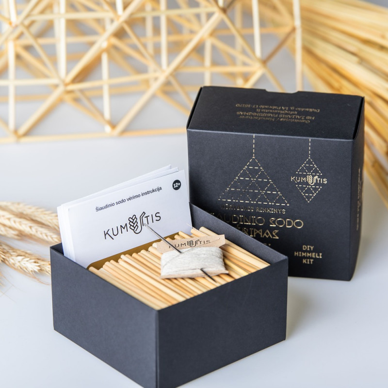 Kūrybinis rinkinys ,,Šiaudinio sodo vėrimas”