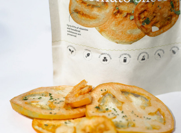 Liofilizuoti pomidorai su druska ir bazilikais