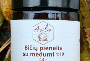 Bičių pienelis su medumi