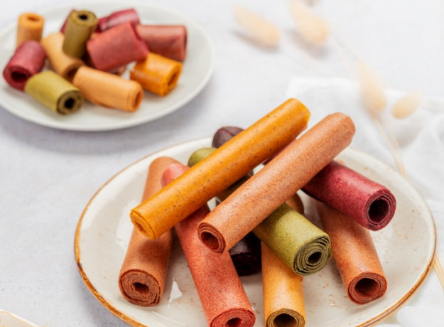 Džiovinti vaisių ir uogų suktinukai su medumi