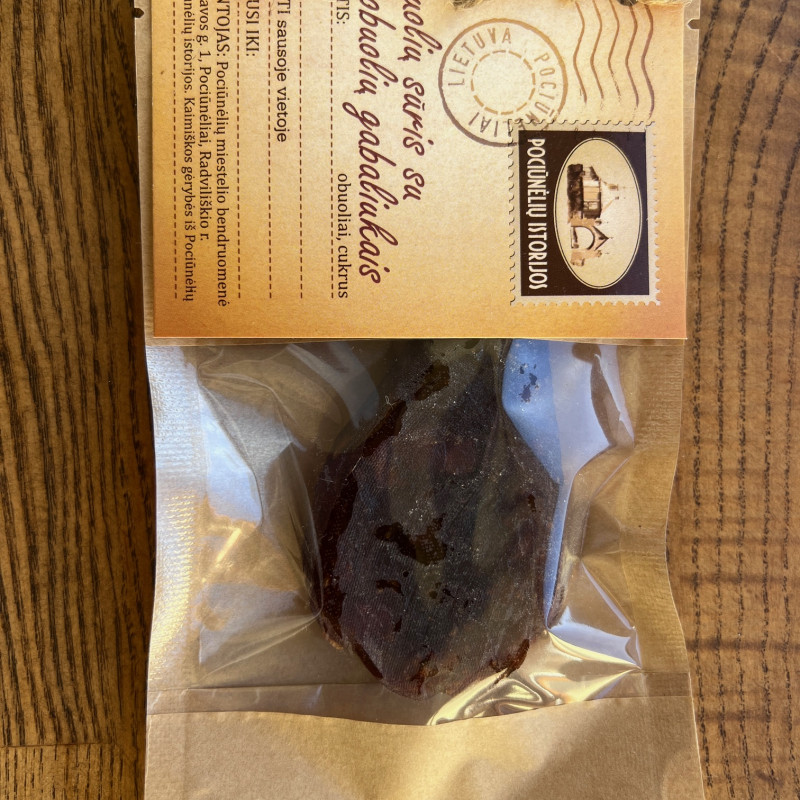 Obuolių sūris su obuolių gabaliukais