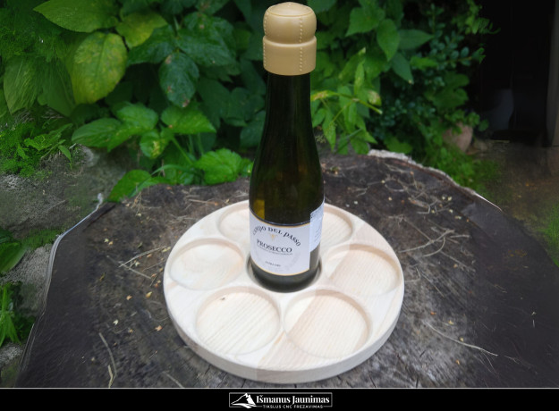 Medinis padėklas 0.00% šampano buteliukams ir taurėms