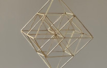 Šiaudinis sodas su saulutėmis