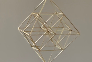 Šiaudinis sodas su saulutėmis