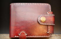 Piniginė su užvartu (raudonmedis)