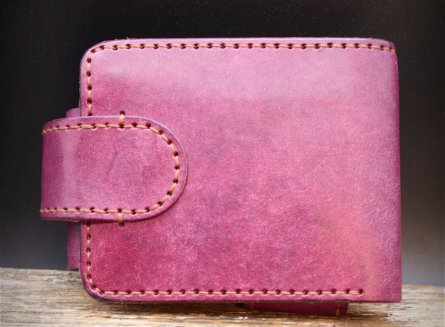 Piniginė "Kęstas su užvartu"