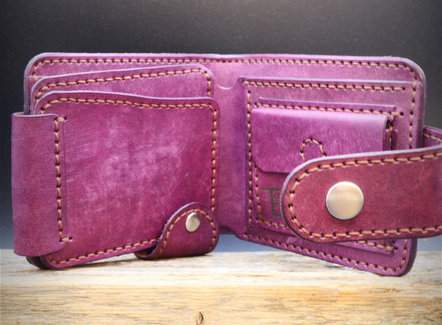 Piniginė "Kęstas su užvartu"