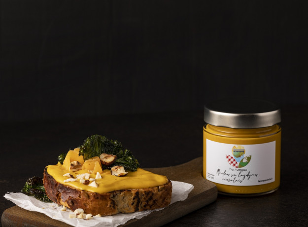 Farmers Circle Morkų užtepėlė su lazdynų riešutais 212 ml 