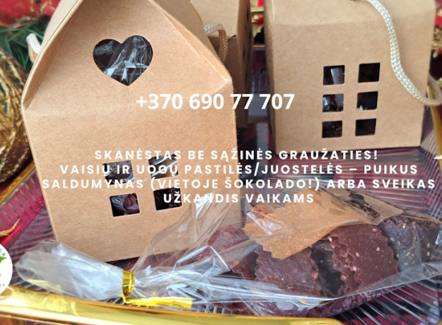 Rankų darbo džiovintos vaisių ir uogų juostelės (saldainiai/pastilės/gardumynai)