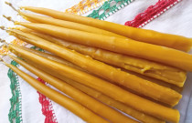 Senoviška, ant rato lieta žvakė iš ekologiško bičių vaško