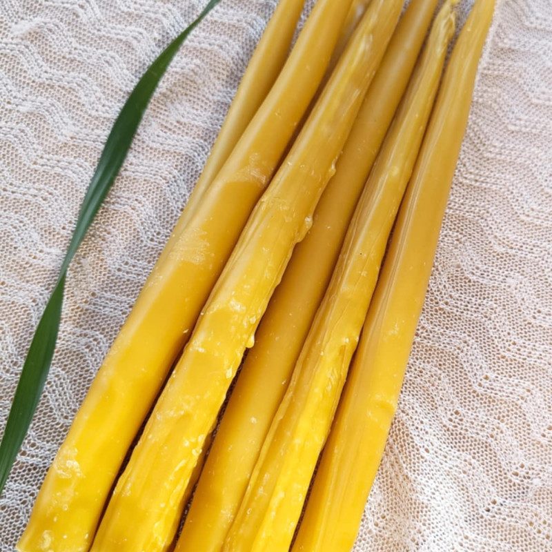 Senoviška, ant rato lieta žvakė iš ekologiško bičių vaško