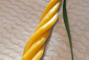 Keturgyslė žvakė iš...