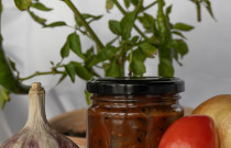 Svogūno ir pomidoro užtepėlė 200g