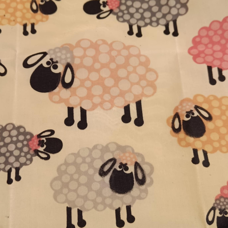 Bičių vaško drobelių rinkinys „Avinukai“ (3 vnt) rudo kartono pakuotėje