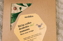 Bičių vaško drobelių rinkinys „Žolėje“ (2 vnt) rudo kartono pakuotėje