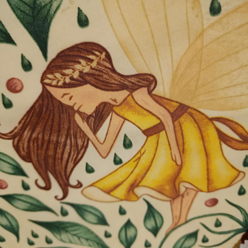 Bičių vaško drobelių rinkinys „Žolėje“ (2 vnt) rudo kartono pakuotėje