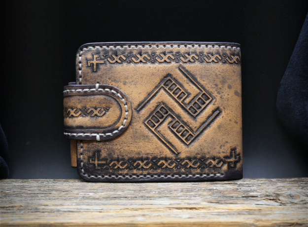 Piniginė "Žalčių karalienė" (su magnetu)