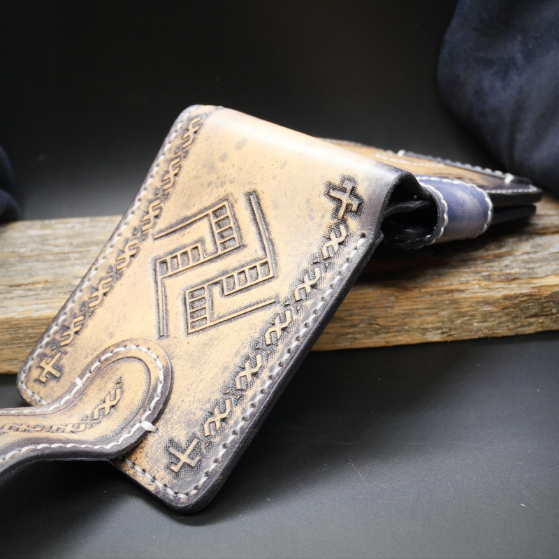 Piniginė "Žalčių karalienė" (su magnetu)