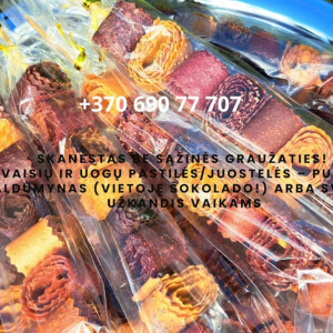 Rankų darbo džiovintos vaisių ir uogų juostelės be cukraus