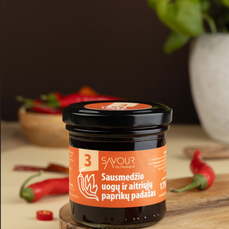 Sausmedžio uogų ir aitriųjų paprikų padažas 175 ml
