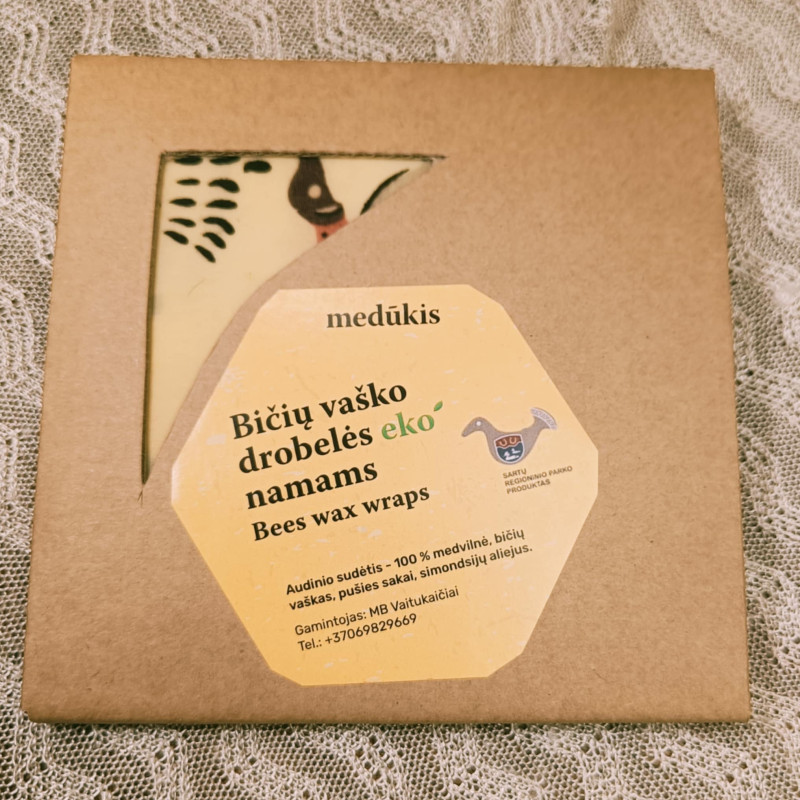 Bičių vaško drobelė „Drambliukai ant rogių“ rudo kartono pakuotėje